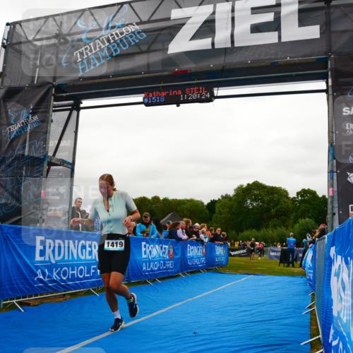 30.08.2026 - Elbe Triathlon Hamburg LAZAROV Photography http://msf.ph/oto/10086380 30.08.2026 12:00:36 Ziel 787, 975, 1419 meine-sportfotos.de