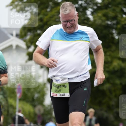 30.08.2026 - Blankeneser Heldenlauf Patografie http://msf.ph/oto/10086385 30.08.2026 10:45:51 Ziel 5519, 5520 meine-sportfotos.de