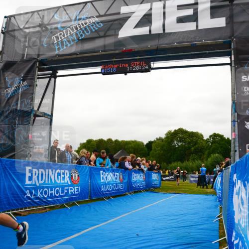 30.08.2026 - Elbe Triathlon Hamburg LAZAROV Photography http://msf.ph/oto/10086389 30.08.2026 12:00:37 Ziel 787, 975, 1419 meine-sportfotos.de