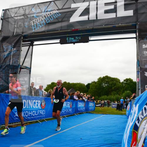 30.08.2026 - Elbe Triathlon Hamburg LAZAROV Photography http://msf.ph/oto/10086394 30.08.2026 12:00:45 Ziel 787, 975 meine-sportfotos.de