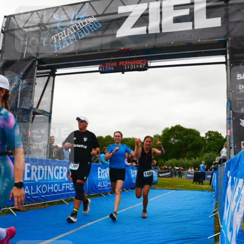 30.08.2026 - Elbe Triathlon Hamburg LAZAROV Photography http://msf.ph/oto/10086465 30.08.2026 12:01:46 Ziel 1301, 1394, 1479, 1480 meine-sportfotos.de