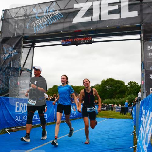 30.08.2026 - Elbe Triathlon Hamburg LAZAROV Photography http://msf.ph/oto/10086468 30.08.2026 12:01:47 Ziel 1301, 1394, 1479, 1480 meine-sportfotos.de