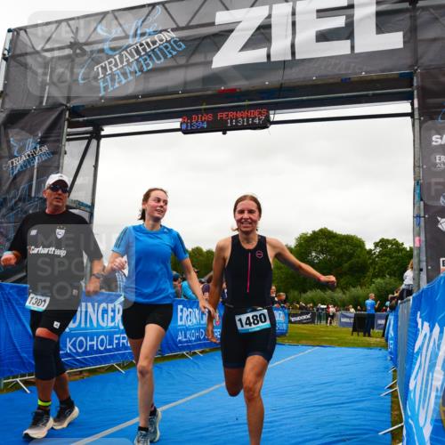 30.08.2026 - Elbe Triathlon Hamburg LAZAROV Photography http://msf.ph/oto/10086472 30.08.2026 12:01:47 Ziel 1301, 1394, 1479, 1480 meine-sportfotos.de