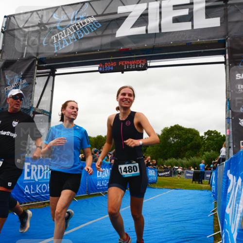 30.08.2026 - Elbe Triathlon Hamburg LAZAROV Photography http://msf.ph/oto/10086474 30.08.2026 12:01:47 Ziel 1301, 1394, 1479, 1480 meine-sportfotos.de