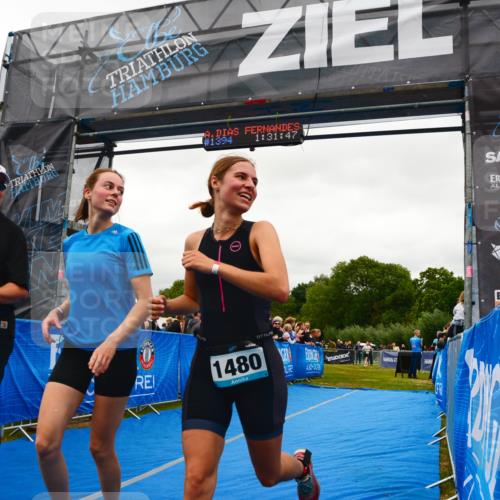 30.08.2026 - Elbe Triathlon Hamburg LAZAROV Photography http://msf.ph/oto/10086476 30.08.2026 12:01:47 Ziel 1301, 1394, 1479, 1480 meine-sportfotos.de