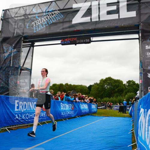 30.08.2026 - Elbe Triathlon Hamburg LAZAROV Photography http://msf.ph/oto/10086504 30.08.2026 12:02:08 Ziel 1417, 1563 meine-sportfotos.de