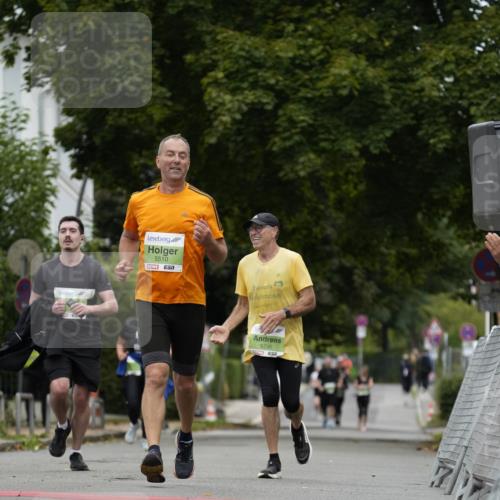 30.08.2026 - Blankeneser Heldenlauf Patografie http://msf.ph/oto/10086529 30.08.2026 10:48:01 Ziel 5245, 5291, 5361, 5424, 5451, 5468, 5510, 5735 meine-sportfotos.de