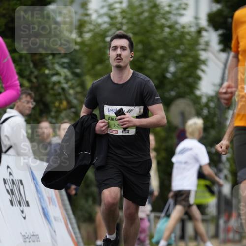 30.08.2026 - Blankeneser Heldenlauf Patografie http://msf.ph/oto/10086533 30.08.2026 10:48:03 Ziel 5291, 5361, 5451, 5468, 5510, 5735 meine-sportfotos.de