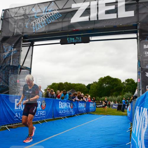 30.08.2026 - Elbe Triathlon Hamburg LAZAROV Photography http://msf.ph/oto/10086539 30.08.2026 12:02:32 Ziel 1467, 1645, 1708 meine-sportfotos.de