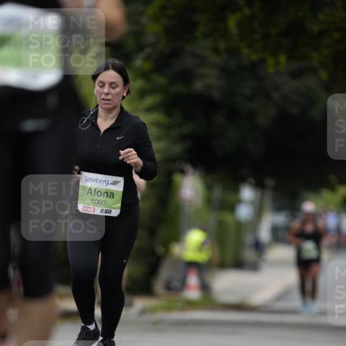 30.08.2026 - Blankeneser Heldenlauf Patografie http://msf.ph/oto/10086560 30.08.2026 10:48:34 Ziel 5060, 5730, 5731 meine-sportfotos.de