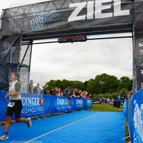 30.08.2026 - Elbe Triathlon Hamburg LAZAROV Photography http://msf.ph/oto/10086561 30.08.2026 12:02:39 Ziel 842, 1467, 1708 meine-sportfotos.de