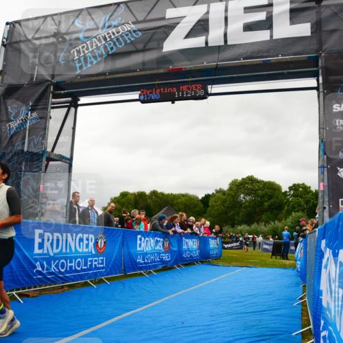 30.08.2026 - Elbe Triathlon Hamburg LAZAROV Photography http://msf.ph/oto/10086563 30.08.2026 12:02:39 Ziel 842, 1467, 1708 meine-sportfotos.de