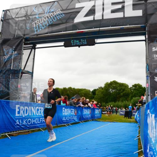 30.08.2026 - Elbe Triathlon Hamburg LAZAROV Photography http://msf.ph/oto/10086582 30.08.2026 12:02:55 Ziel 942, 1544, 1579 meine-sportfotos.de
