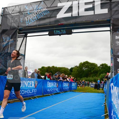 30.08.2026 - Elbe Triathlon Hamburg LAZAROV Photography http://msf.ph/oto/10086588 30.08.2026 12:02:56 Ziel 942, 1544, 1579 meine-sportfotos.de