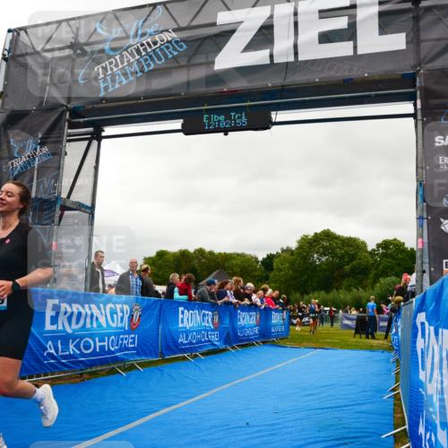 30.08.2026 - Elbe Triathlon Hamburg LAZAROV Photography http://msf.ph/oto/10086590 30.08.2026 12:02:56 Ziel 942, 1544, 1579 meine-sportfotos.de