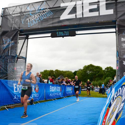 30.08.2026 - Elbe Triathlon Hamburg LAZAROV Photography http://msf.ph/oto/10086600 30.08.2026 12:03:02 Ziel 764, 942, 1544 meine-sportfotos.de