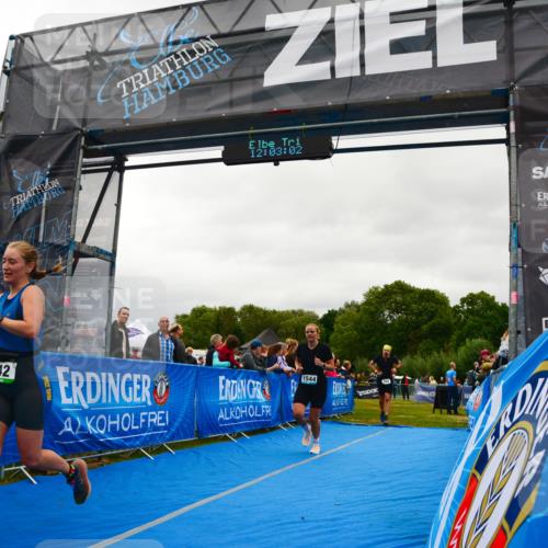 30.08.2026 - Elbe Triathlon Hamburg LAZAROV Photography http://msf.ph/oto/10086604 30.08.2026 12:03:02 Ziel 764, 942, 1544 meine-sportfotos.de