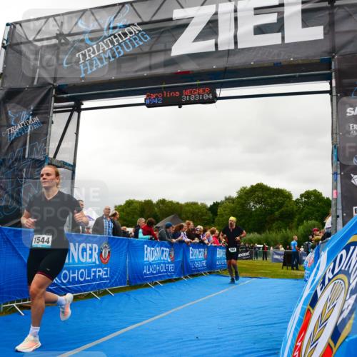 30.08.2026 - Elbe Triathlon Hamburg LAZAROV Photography http://msf.ph/oto/10086614 30.08.2026 12:03:04 Ziel 764, 942, 1544 meine-sportfotos.de