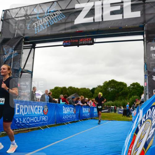 30.08.2026 - Elbe Triathlon Hamburg LAZAROV Photography http://msf.ph/oto/10086616 30.08.2026 12:03:04 Ziel 764, 942, 1544 meine-sportfotos.de