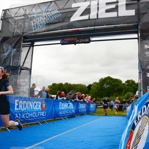 30.08.2026 - Elbe Triathlon Hamburg LAZAROV Photography http://msf.ph/oto/10086640 30.08.2026 12:03:16 Ziel 865, 1391, 1560 meine-sportfotos.de
