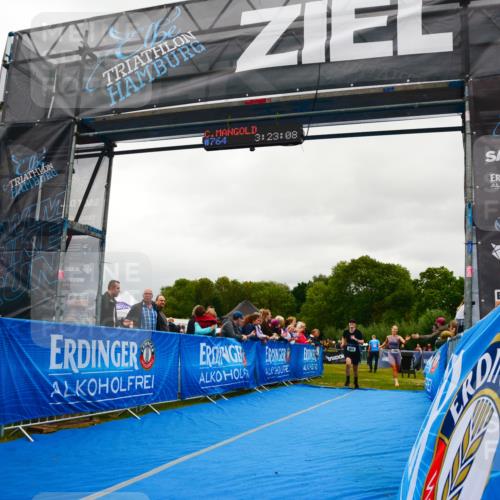 30.08.2026 - Elbe Triathlon Hamburg LAZAROV Photography http://msf.ph/oto/10086641 30.08.2026 12:03:17 Ziel 865, 1391, 1560 meine-sportfotos.de