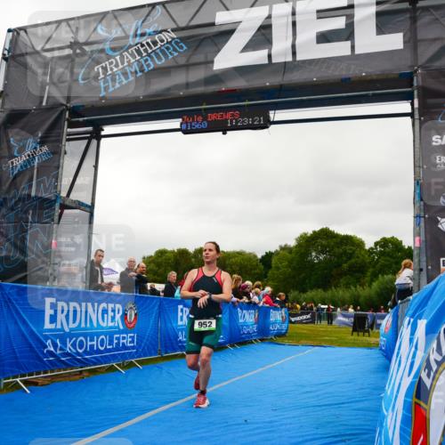 30.08.2026 - Elbe Triathlon Hamburg LAZAROV Photography http://msf.ph/oto/10086657 30.08.2026 12:03:27 Ziel 952 meine-sportfotos.de
