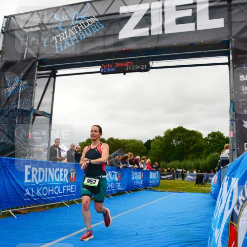 30.08.2026 - Elbe Triathlon Hamburg LAZAROV Photography http://msf.ph/oto/10086661 30.08.2026 12:03:27 Ziel 952 meine-sportfotos.de