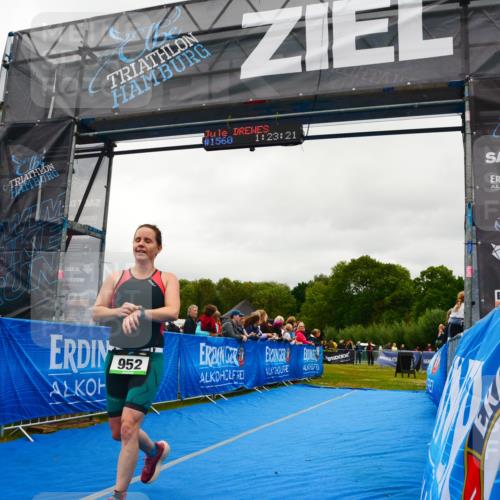 30.08.2026 - Elbe Triathlon Hamburg LAZAROV Photography http://msf.ph/oto/10086664 30.08.2026 12:03:27 Ziel 952 meine-sportfotos.de
