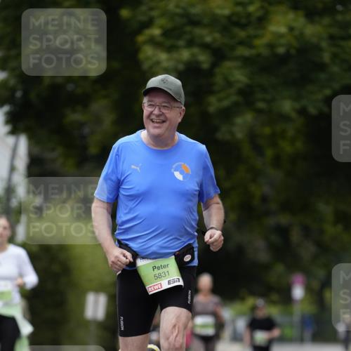 30.08.2026 - Blankeneser Heldenlauf Patografie http://msf.ph/oto/10086665 30.08.2026 10:50:25 Ziel 5136, 5707, 5831, 5860 meine-sportfotos.de