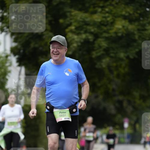 30.08.2026 - Blankeneser Heldenlauf Patografie http://msf.ph/oto/10086667 30.08.2026 10:50:25 Ziel 5136, 5707, 5831, 5860 meine-sportfotos.de
