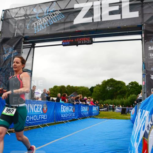 30.08.2026 - Elbe Triathlon Hamburg LAZAROV Photography http://msf.ph/oto/10086668 30.08.2026 12:03:28 Ziel 952 meine-sportfotos.de