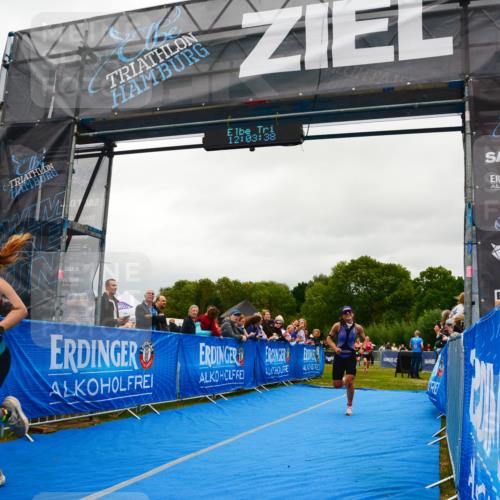 30.08.2026 - Elbe Triathlon Hamburg LAZAROV Photography http://msf.ph/oto/10086673 30.08.2026 12:03:39 Ziel 1388, 1420, 1466, 1500, 1503 meine-sportfotos.de