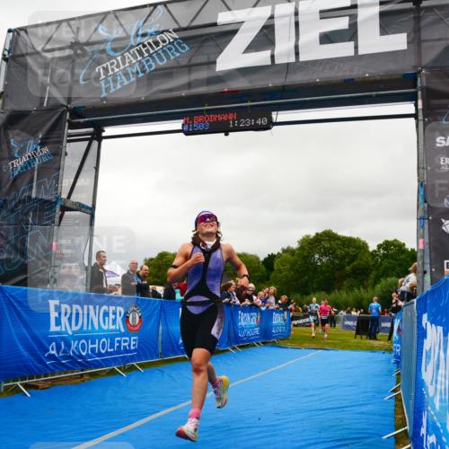 30.08.2026 - Elbe Triathlon Hamburg LAZAROV Photography http://msf.ph/oto/10086684 30.08.2026 12:03:40 Ziel 1388, 1420, 1466, 1500, 1503 meine-sportfotos.de