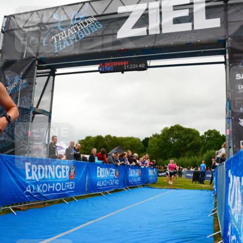 30.08.2026 - Elbe Triathlon Hamburg LAZAROV Photography http://msf.ph/oto/10086691 30.08.2026 12:03:41 Ziel 1388, 1420, 1466, 1500, 1503 meine-sportfotos.de