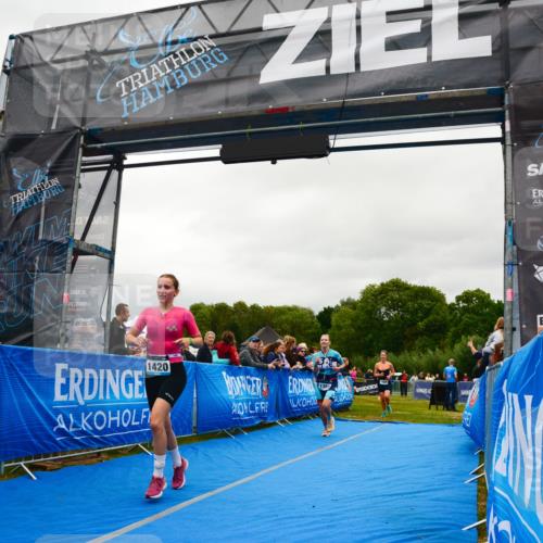30.08.2026 - Elbe Triathlon Hamburg LAZAROV Photography http://msf.ph/oto/10086695 30.08.2026 12:03:44 Ziel 1388, 1420, 1466, 1522 meine-sportfotos.de