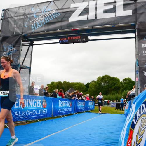 30.08.2026 - Elbe Triathlon Hamburg LAZAROV Photography http://msf.ph/oto/10086730 30.08.2026 12:03:49 Ziel 1388, 1466, 1522, 1572 meine-sportfotos.de