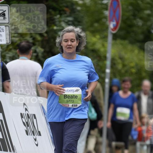 30.08.2026 - Blankeneser Heldenlauf Patografie http://msf.ph/oto/10086764 30.08.2026 10:52:42 Ziel 5772, 5773 meine-sportfotos.de