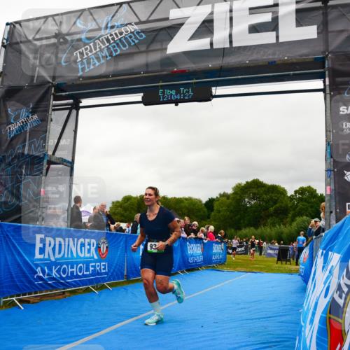 30.08.2026 - Elbe Triathlon Hamburg LAZAROV Photography http://msf.ph/oto/10086779 30.08.2026 12:04:28 Ziel 931, 1510, 1632 meine-sportfotos.de