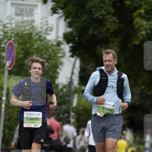30.08.2026 - Blankeneser Heldenlauf Patografie http://msf.ph/oto/10086780 30.08.2026 10:53:07 Ziel 5097, 5098 meine-sportfotos.de