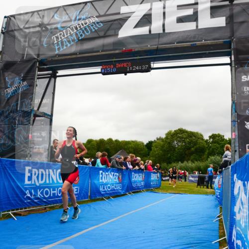 30.08.2026 - Elbe Triathlon Hamburg LAZAROV Photography http://msf.ph/oto/10086817 30.08.2026 12:04:42 Ziel 983, 1127, 1463 meine-sportfotos.de