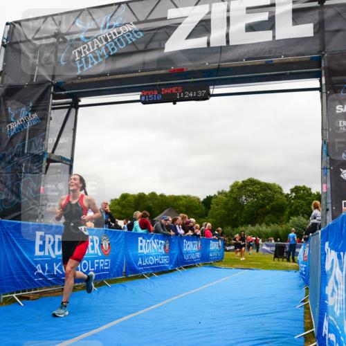 30.08.2026 - Elbe Triathlon Hamburg LAZAROV Photography http://msf.ph/oto/10086819 30.08.2026 12:04:42 Ziel 983, 1127, 1463 meine-sportfotos.de