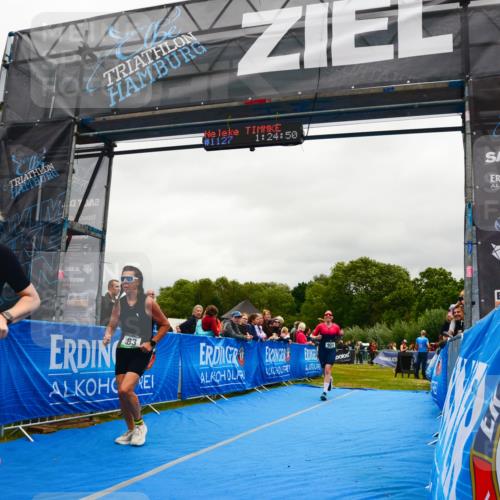30.08.2026 - Elbe Triathlon Hamburg LAZAROV Photography http://msf.ph/oto/10086841 30.08.2026 12:04:49 Ziel 921, 983, 1127 meine-sportfotos.de
