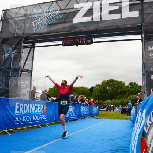 30.08.2026 - Elbe Triathlon Hamburg LAZAROV Photography http://msf.ph/oto/10086843 30.08.2026 12:04:51 Ziel 921, 983, 1127 meine-sportfotos.de