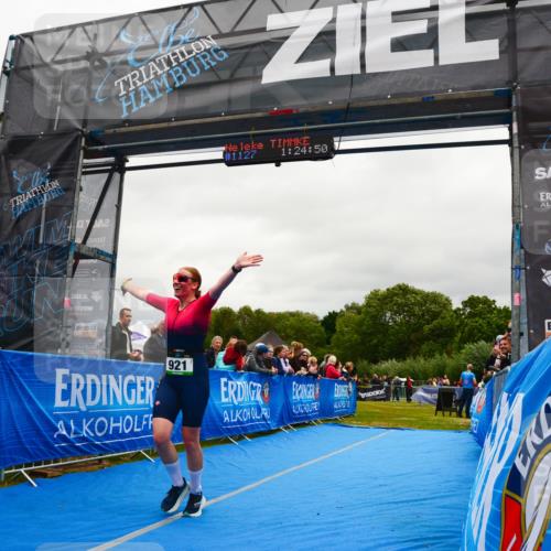 30.08.2026 - Elbe Triathlon Hamburg LAZAROV Photography http://msf.ph/oto/10086847 30.08.2026 12:04:52 Ziel 921, 983, 1127 meine-sportfotos.de