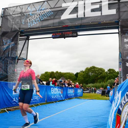 30.08.2026 - Elbe Triathlon Hamburg LAZAROV Photography http://msf.ph/oto/10086851 30.08.2026 12:04:52 Ziel 921, 983, 1127 meine-sportfotos.de