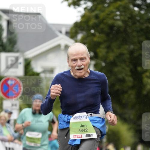 30.08.2026 - Blankeneser Heldenlauf Patografie http://msf.ph/oto/10086868 30.08.2026 11:02:29 Ziel 5490, 5842 meine-sportfotos.de