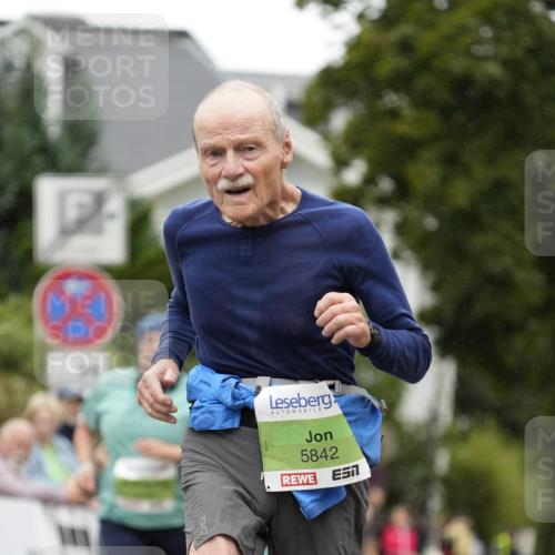 30.08.2026 - Blankeneser Heldenlauf Patografie http://msf.ph/oto/10086870 30.08.2026 11:02:29 Ziel 5490, 5842 meine-sportfotos.de