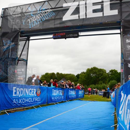 30.08.2026 - Elbe Triathlon Hamburg LAZAROV Photography http://msf.ph/oto/10086878 30.08.2026 12:05:09 Ziel 813, 1414, 1459, 1488 meine-sportfotos.de