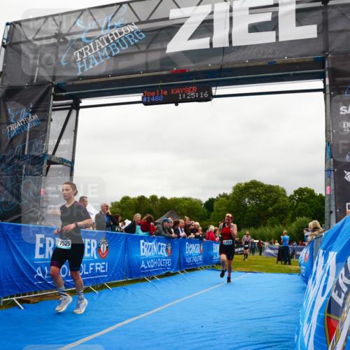30.08.2026 - Elbe Triathlon Hamburg LAZAROV Photography http://msf.ph/oto/10086908 30.08.2026 12:05:19 Ziel 1358, 1414, 1424, 1459, 1460, 1525 meine-sportfotos.de