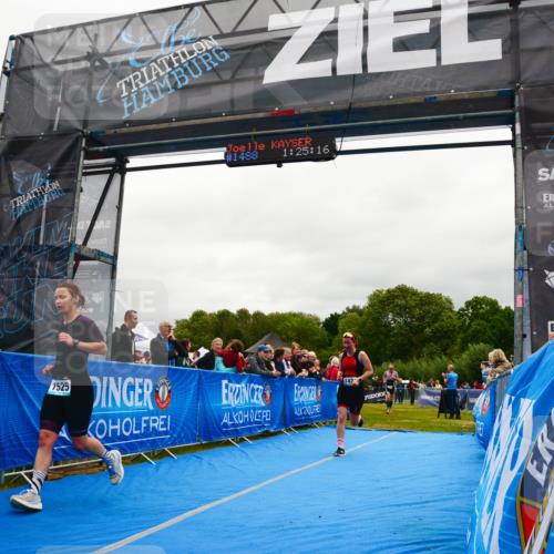 30.08.2026 - Elbe Triathlon Hamburg LAZAROV Photography http://msf.ph/oto/10086910 30.08.2026 12:05:19 Ziel 1358, 1414, 1424, 1459, 1460, 1525 meine-sportfotos.de